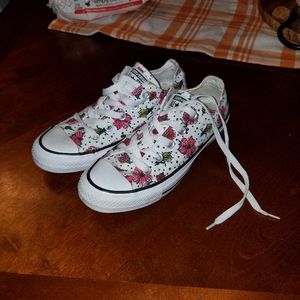 Floral Converse